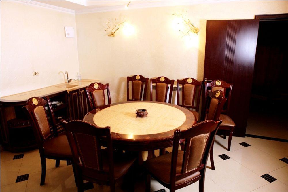 Hotel Ezio Kisinyov Kültér fotó